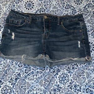 Aeropostale Midi Denim Dark Wash Shorts Ripped
Size 12